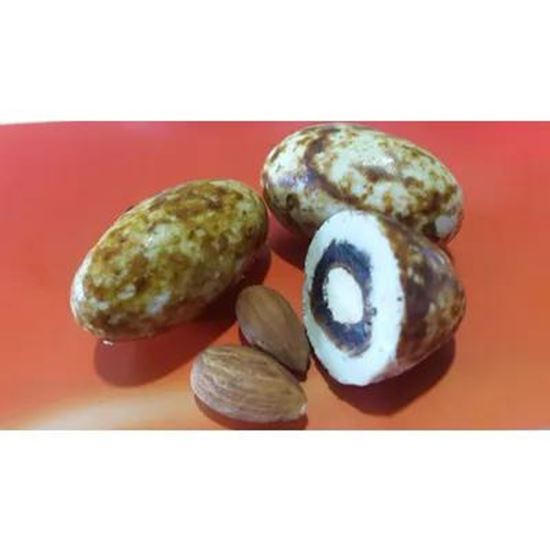 تصویر  Caramel Chocolate covered dates with Almond